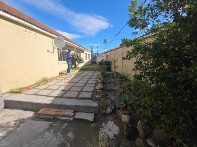 4 Bedroom House in Ottery