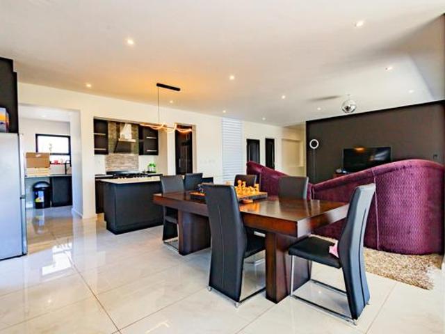 4 Bedroom House in Oude Westhof
