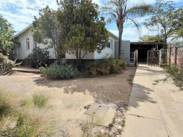 4 Bedroom House in Oudtshoorn