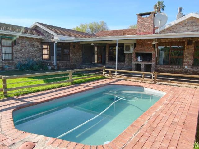 4 Bedroom House in Oudtshoorn