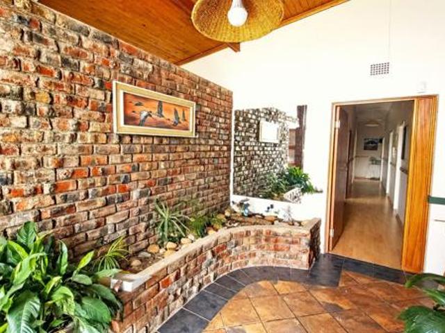 4 Bedroom House in West Bank