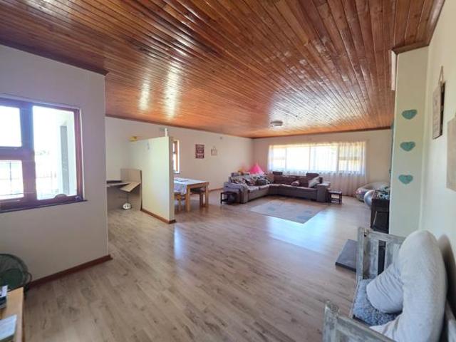 4 Bedroom House in Oudtshoorn