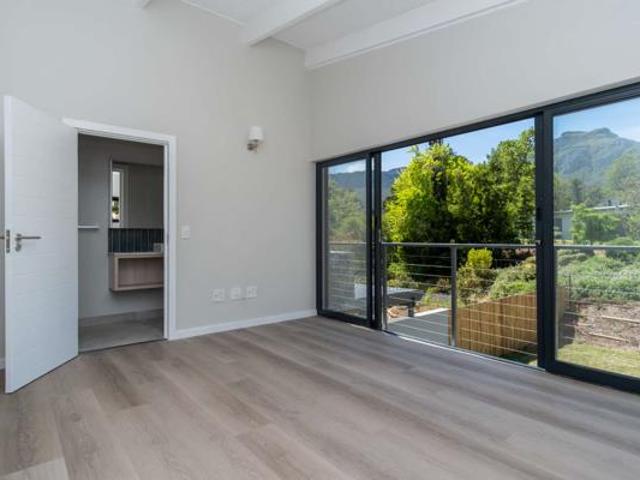 4 Bedroom House in Overkloof