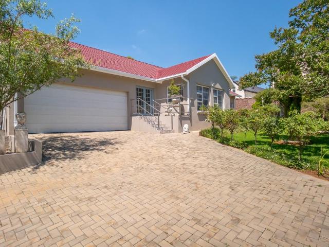 4 Bedroom House in Overkruin