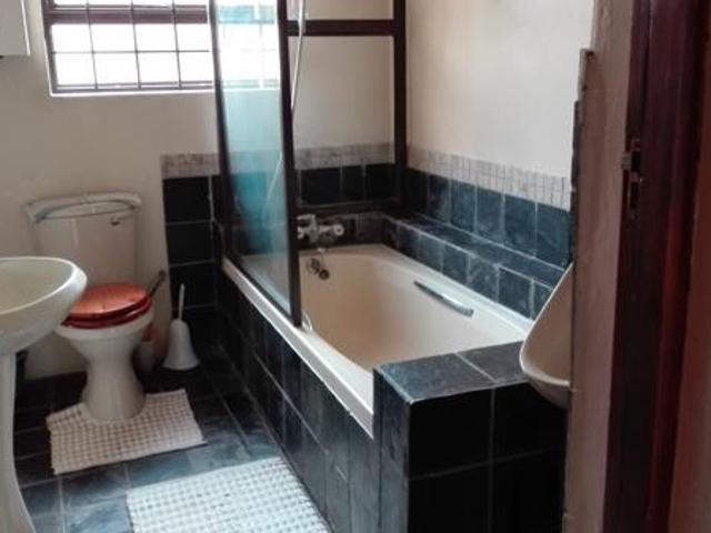 4 Bedroom House in Oyster Bay
