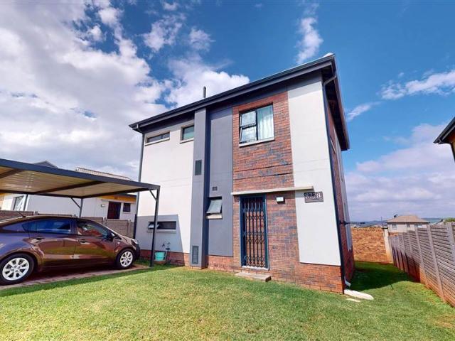 4 Bedroom House in Lotus Gardens