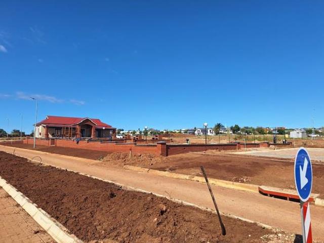 4 Bedroom House in Louwlardia