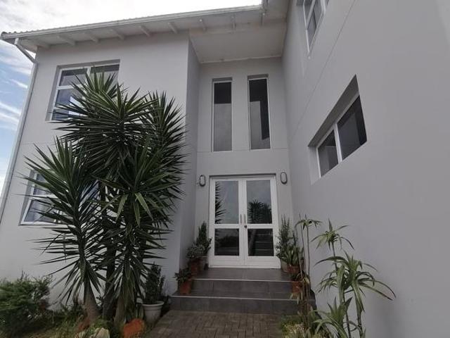 4 Bedroom House in Lovemore Heights