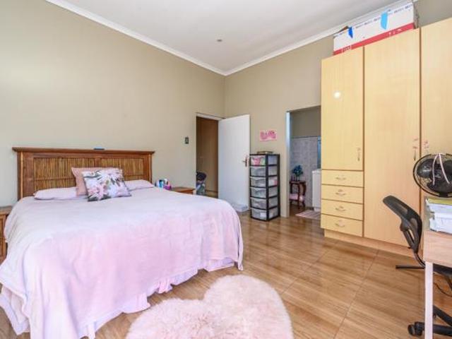 4 Bedroom House in Lovemore Heights