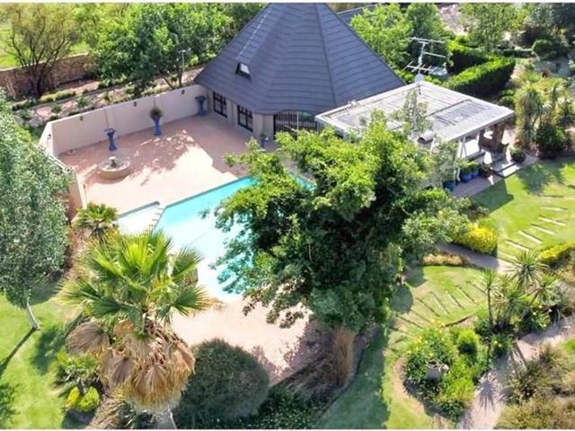 4 Bedroom House in Lochvaal