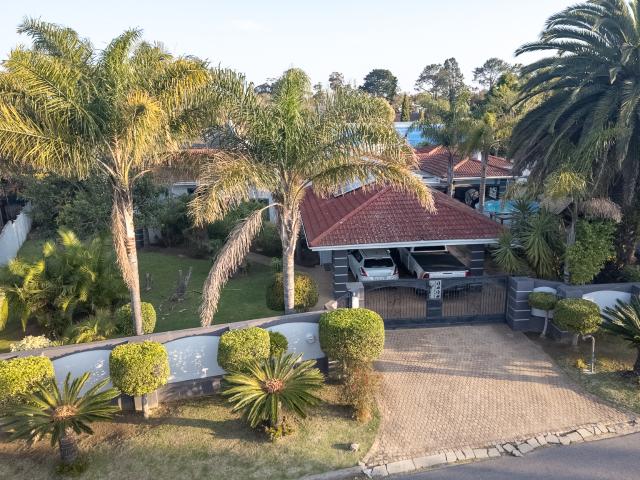 4 Bedroom House in Loerie Park