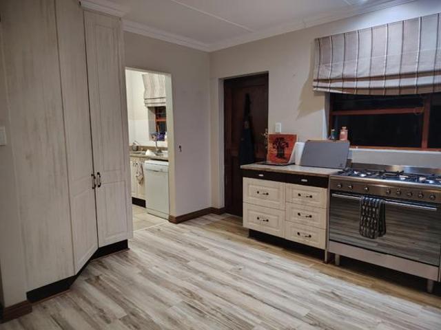 4 Bedroom House in Loerie Park