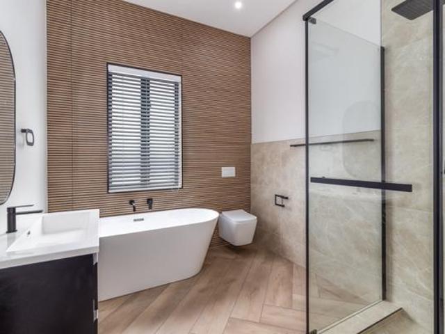 4 Bedroom House in Longlands