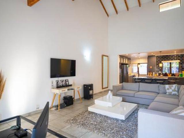 4 Bedroom House in Lonehill