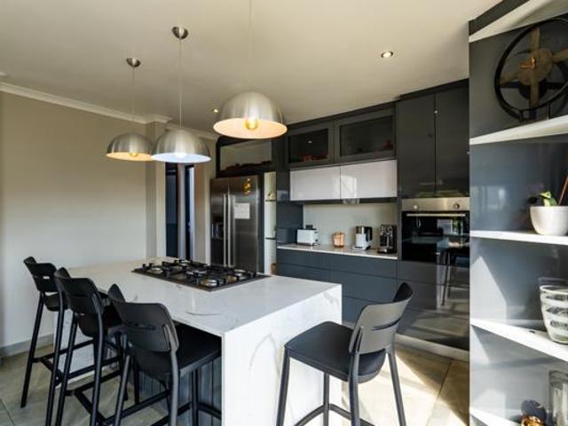 4 Bedroom House in La Roche