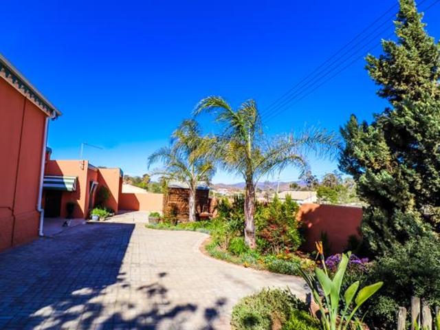 4 Bedroom House in Ladismith