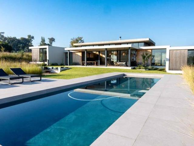 4 Bedroom House in Laezonia