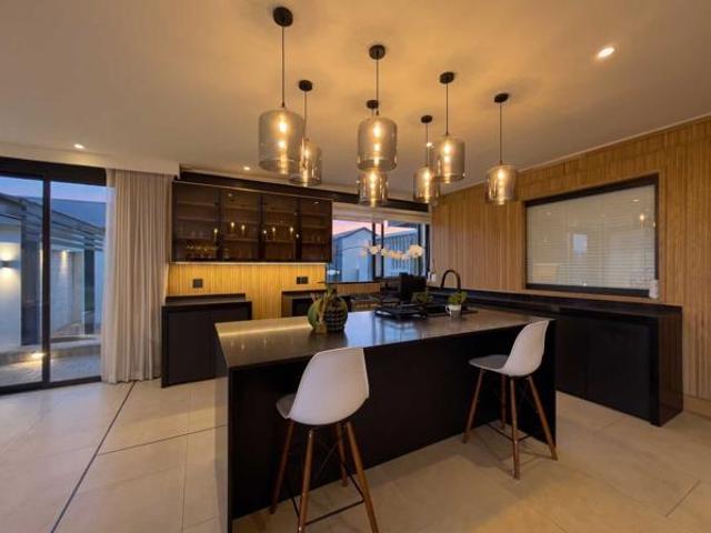 4 Bedroom House in Laezonia