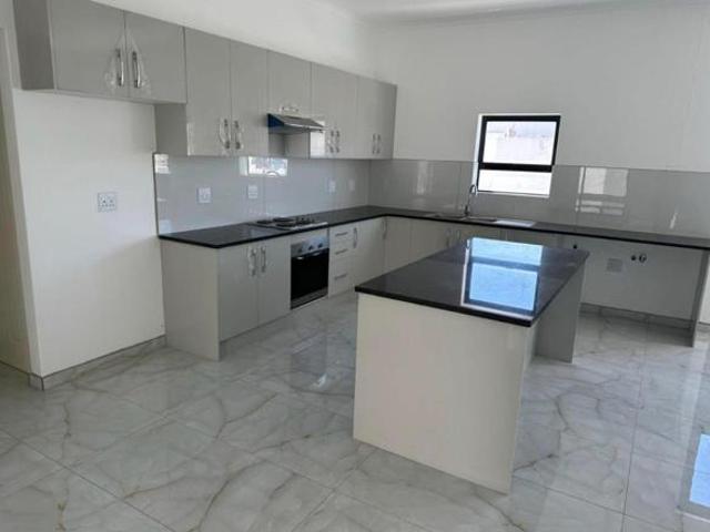 4 Bedroom House in Laguna Sands