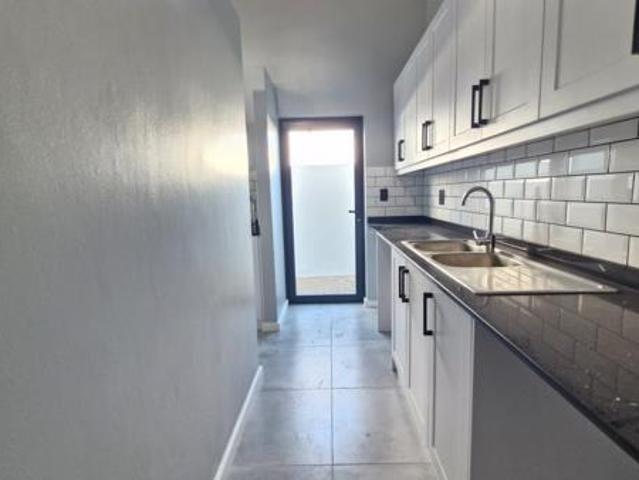 4 Bedroom House in Laguna