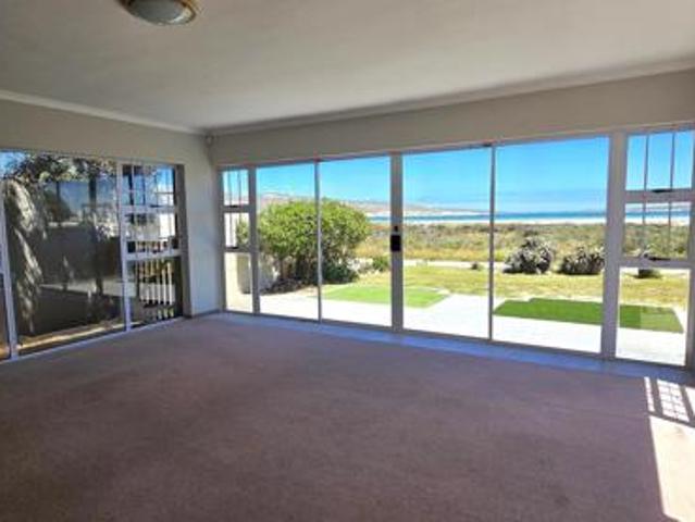 4 Bedroom House in Langebaan Central