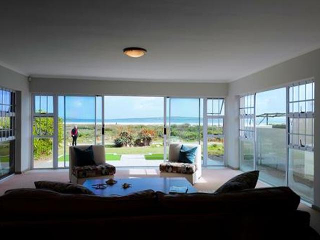 4 Bedroom House in Langebaan Central