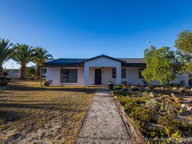 4 Bedroom House in Langebaan Central