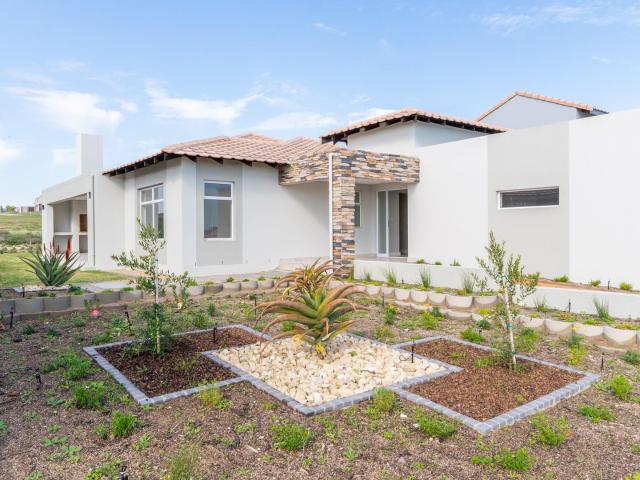 4 Bedroom House in Langebaan Country Estate