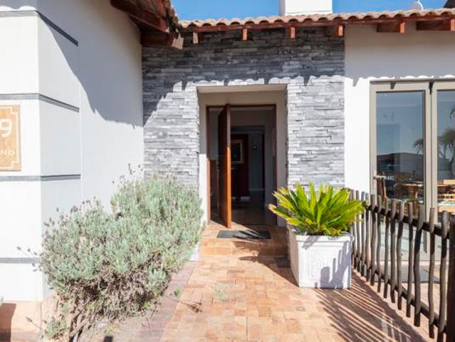 4 Bedroom House in Langebaan Country Estate