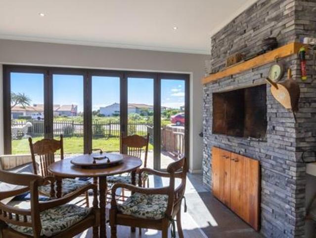4 Bedroom House in Langebaan Country Estate