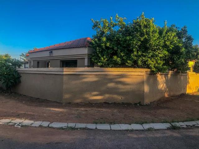4 Bedroom House in Lethlabile