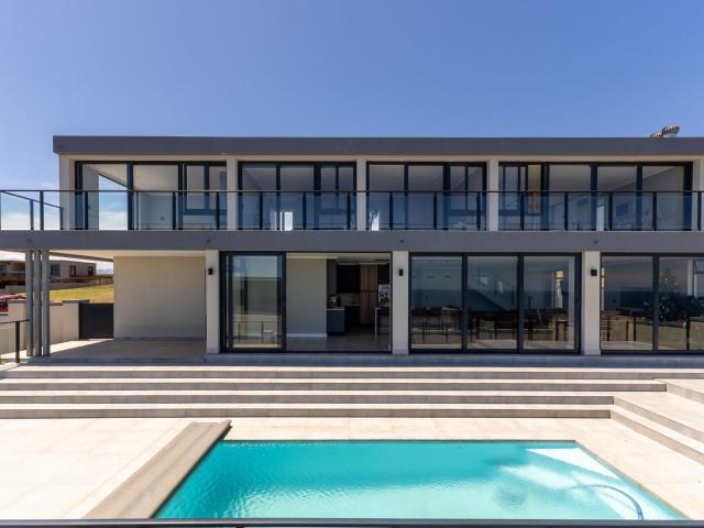 4 Bedroom House in Le Grand Estate