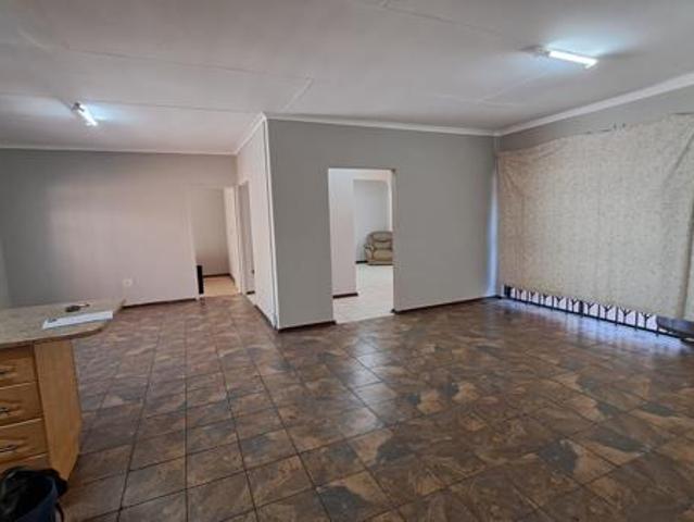 4 Bedroom House in Leandra