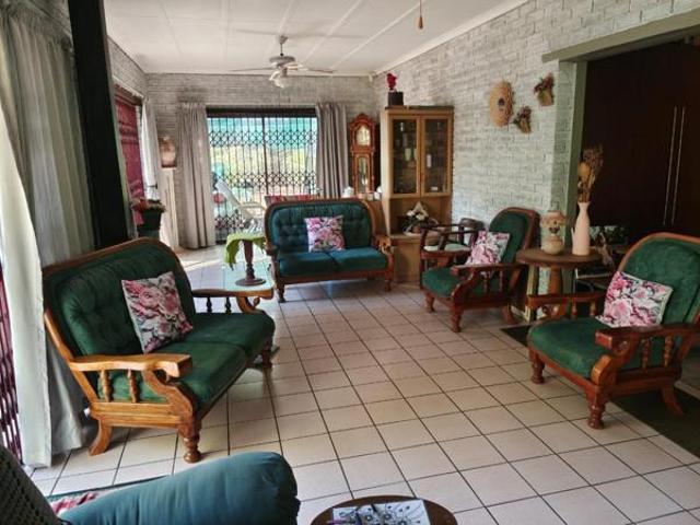 4 Bedroom House in Leeupoort