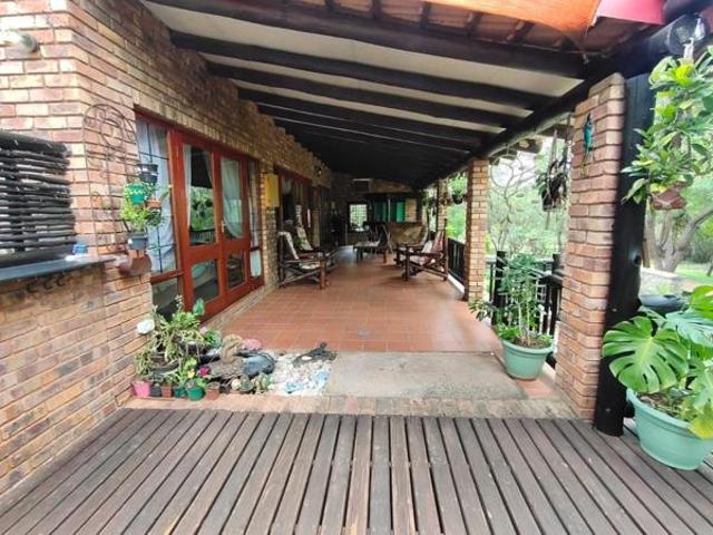 4 Bedroom House in Leeupoort