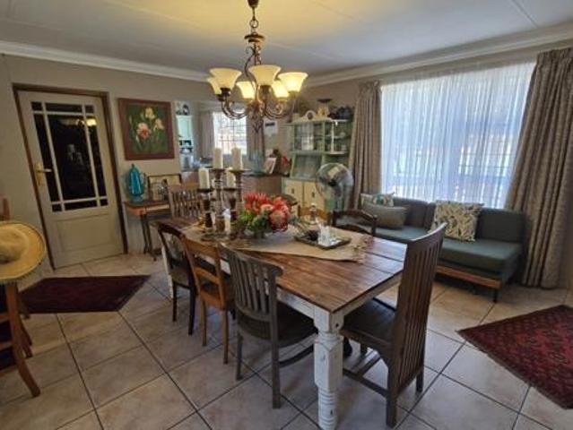 4 Bedroom House in Leeupoort