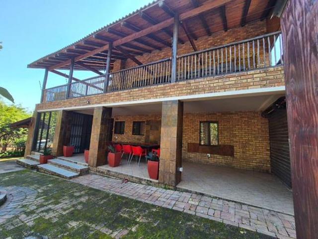 4 Bedroom House in Leeupoort
