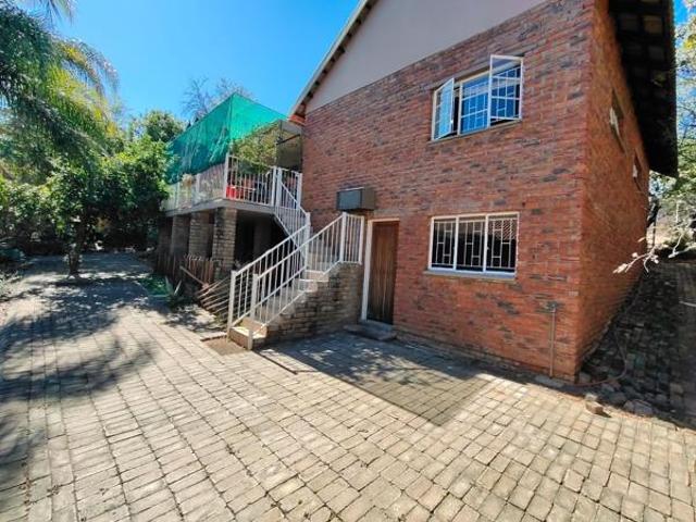 4 Bedroom House in Leeupoort