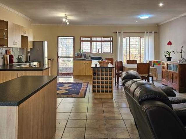 4 Bedroom House in Leisure Bay