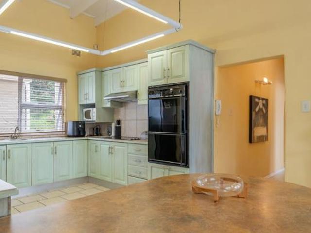 4 Bedroom House in Leisure Bay