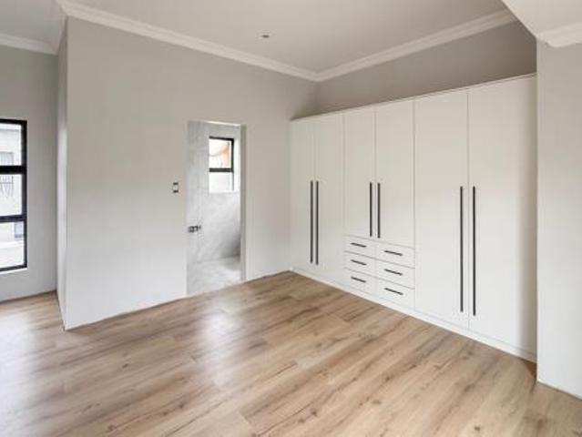 4 Bedroom House in Leloko