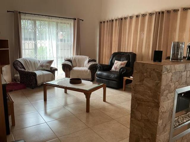 4 Bedroom House in Leloko