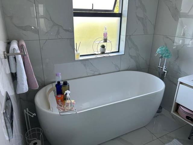 4 Bedroom House in Leloko