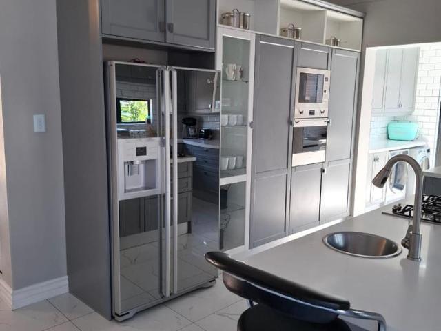 4 Bedroom House in Leloko