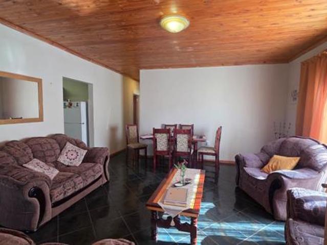 4 Bedroom House in Lemoendraai