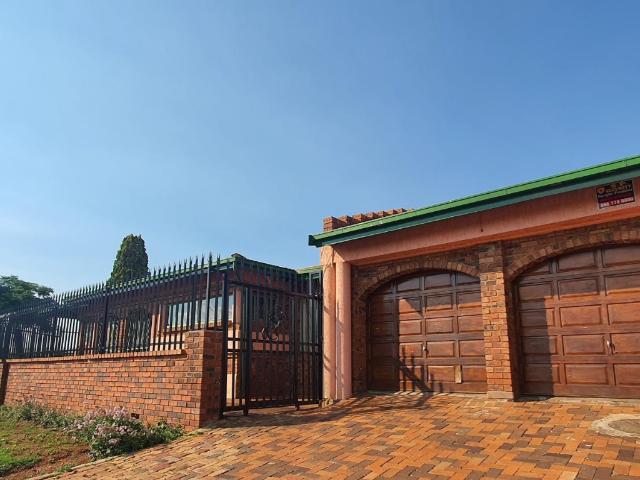 4 Bedroom House in Lenasia South