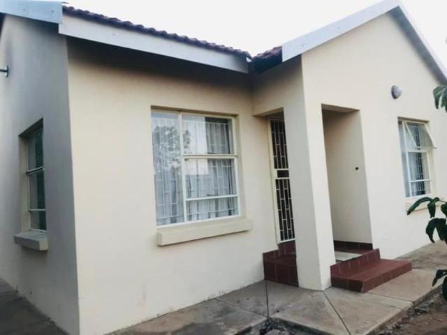 4 Bedroom House in Lesedi Park
