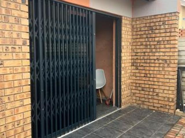 4 Bedroom House in Lesedi Park