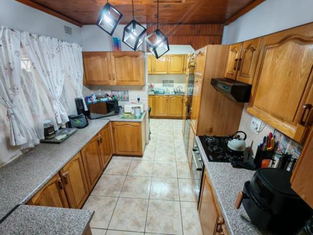 4 Bedroom House in Lincoln Meade