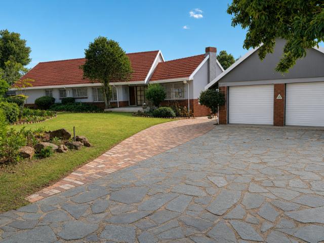 4 Bedroom House in Linden